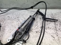 MERCEDES-BENZ Bootlid / tailgate strut left MERCEDES-BENZ GL-CLASS (X164) (2006-2012) — thumbnail 3