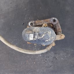 VOLVO Brake caliper Front left VOLVO XC70 II (2007-2016) — thumbnail 3