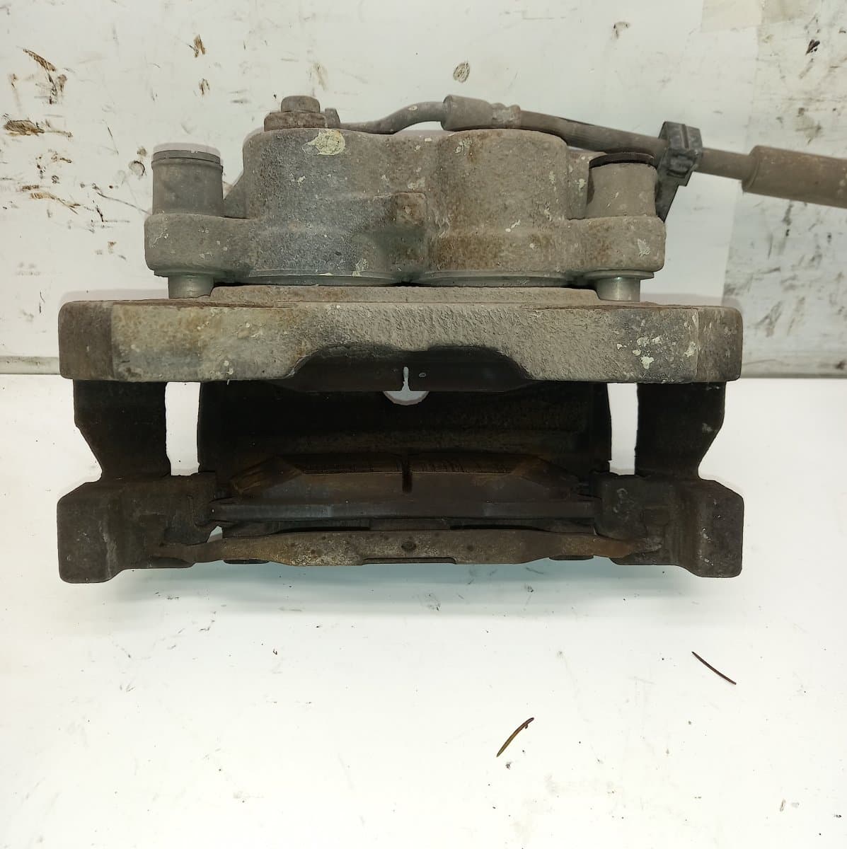 JEEP 68138844AA 68138843AA Brake caliper Front left JEEP GRAND CHEROKEE IV (WK, WK2) (2010-2021)