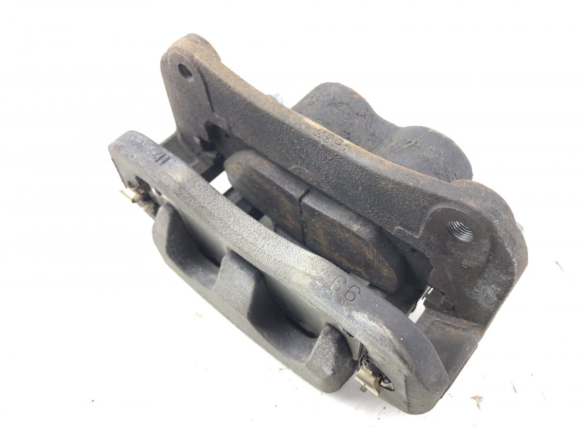 4773048150 Brake caliper Front right LEXUS ES VII (2018-)