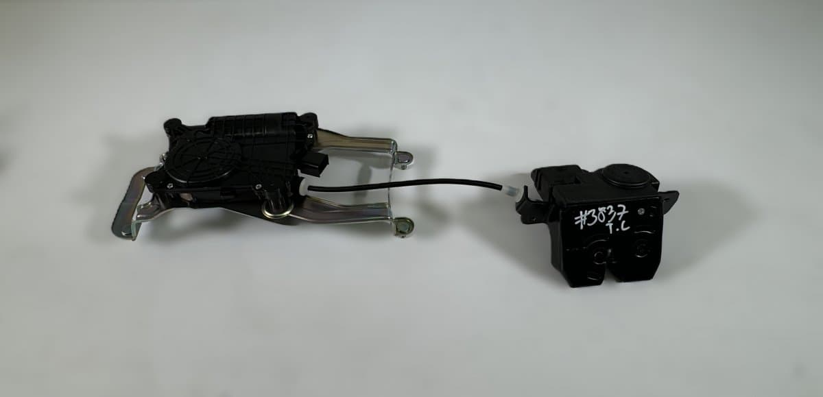 HYUNDAI 81230D3100 81230-C0100 81230C0100 Bootlid / tailgate lock HYUNDAI NEXO (FE) (2018-)
