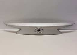 TOYOTA 76811-02830 7681102830 Bootlid / tailgate moulding TOYOTA AURIS (E18) 2012-2018 — thumbnail 1