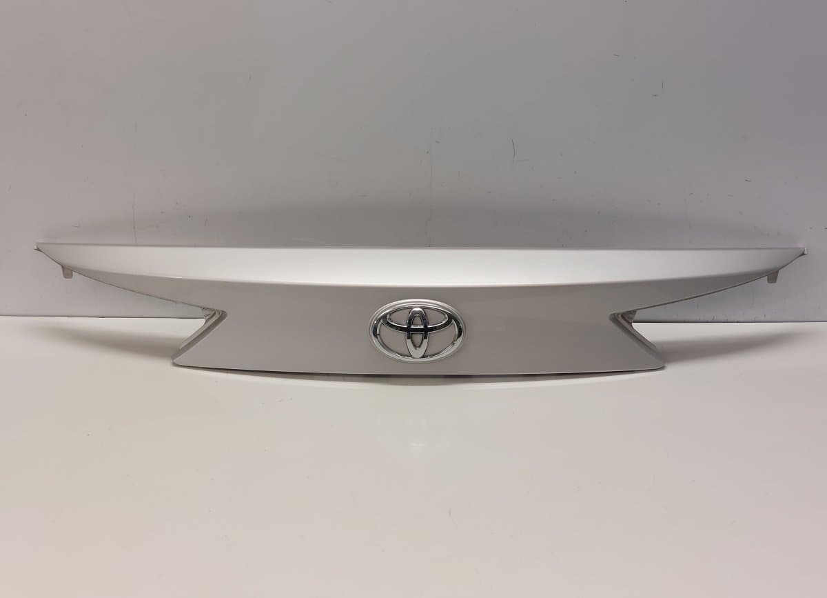 76811-02830 7681102830 Bootlid / tailgate moulding TOYOTA AURIS (E18) 2012-2018