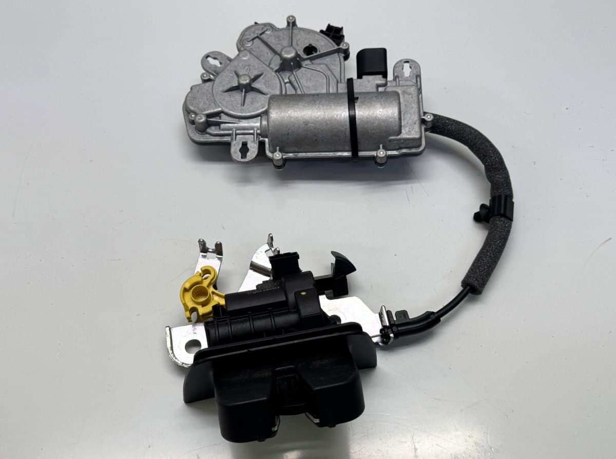 AUDI 3V5827887B 4M0827506D Bootlid / tailgate lock AUDI A4 (8W, B9) (2015-)
