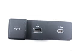 LAND ROVER LR139734 Audio input / USB socket LAND ROVER EVOQUE II (L551) (2018-) — thumbnail 1