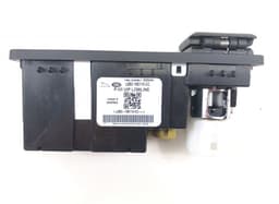 LAND ROVER LR139734 Audio input / USB socket LAND ROVER EVOQUE II (L551) (2018-) — thumbnail 3
