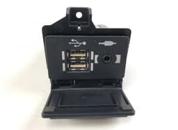 LEXUS 8619024030 Audio input / USB socket LEXUS ES VII (2018-) — thumbnail 2
