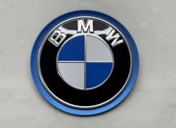 BMW 51149498991 51149479252 Badge emblem front BMW 4 / i4 (G22, G23, G26, G82, G83) (2020-) — thumbnail 1