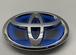 TOYOTA 753010D130 75311-0D170 753110D170 Badge emblem rear TOYOTA YARIS III (XP150) (2013-) — thumbnail 1