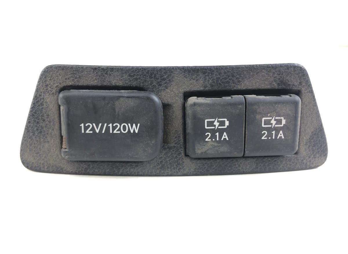 LEXUS 8553250020 Audio input / USB socket LEXUS ES VII (2018-)