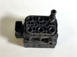 JEEP 15152400332 68087233AA Air suspension valve block JEEP GRAND CHEROKEE IV (WK, WK2) (2010-2021) — thumbnail 1