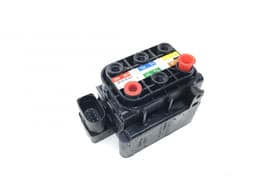MERCEDES-BENZ A2123200358 Air suspension valve block MERCEDES-BENZ C-CLASS (W205) (2013-2021) — thumbnail 1