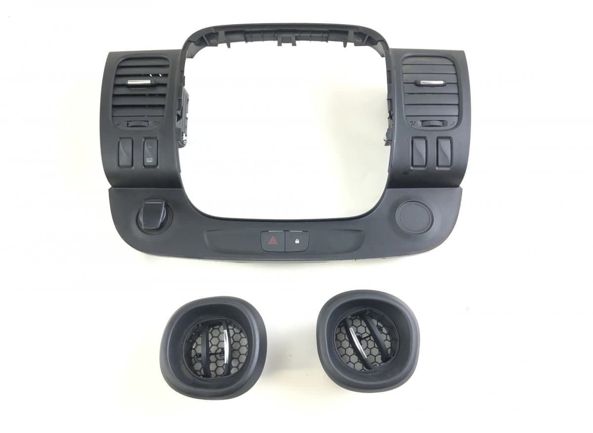 NISSAN 687601310R Air Vent Center Front NISSAN NV300 (X82) (2016-2021)