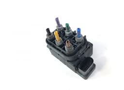 TESLA 600640600A Air suspension valve block TESLA MODEL S (5YJS) (2012-) — thumbnail 1