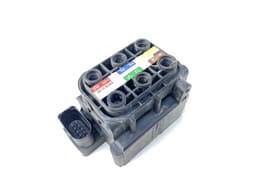 MERCEDES-BENZ A2123200358 Air suspension valve block MERCEDES-BENZ C-CLASS (W205) (2013-2021) — thumbnail 1