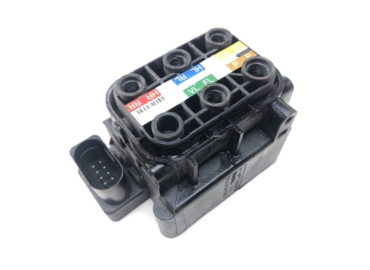 A2123200358 Air suspension valve block MERCEDES-BENZ C-CLASS (W205) (2013-2021)