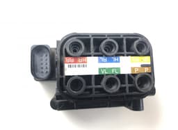 MERCEDES-BENZ A2123200358 Air suspension valve block MERCEDES-BENZ C-CLASS (W205) (2013-2021) — thumbnail 2