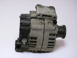 MERCEDES-BENZ A0009063722 Alternator MERCEDES-BENZ C-CLASS (W204) (2007-2013) — thumbnail 1