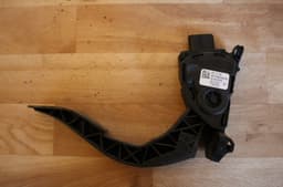 AUDI 8K1721523 Accelerator Pedal AUDI A4 / A4 ALLROAD (B8) (2007-2015) — thumbnail 1