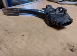 VOLVO Accelerator Pedal VOLVO XC60 I (2008-2017) — thumbnail 2