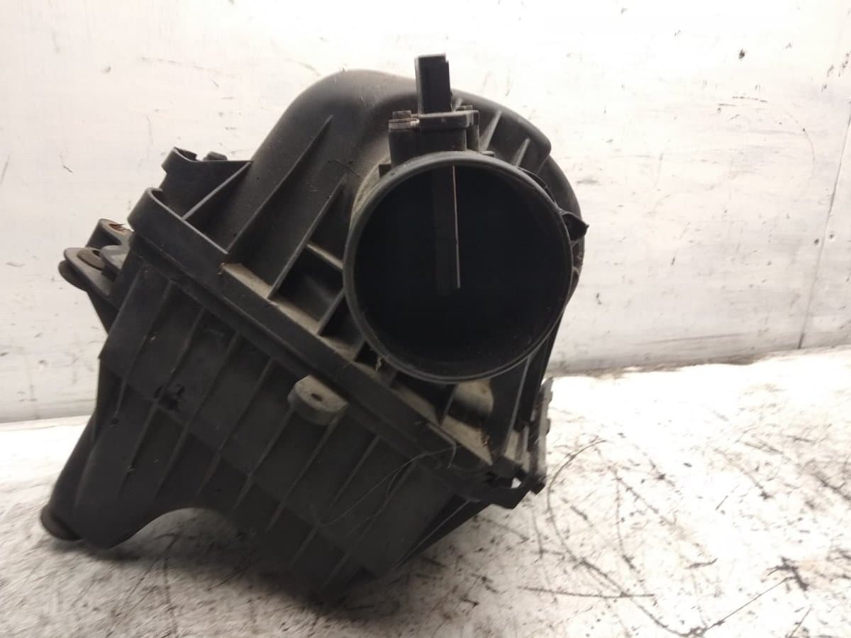 CHRYSLER Air Cleaner (filter box) CHRYSLER VOYAGER V (RT) (2007-2016)