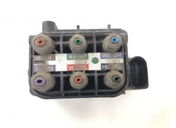 AUDI 4H0616013B Air suspension valve block AUDI A8 (4H) (2009-2017) — thumbnail 2