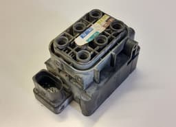 MERCEDES-BENZ A2513200058 Air suspension valve block MERCEDES-BENZ S-CLASS (W221) (2005-2013) — thumbnail 1