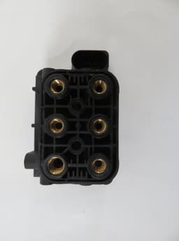 MERCEDES-BENZ A2513200058 A2123200358 Air suspension valve block MERCEDES-BENZ GL-CLASS (X164) (2006-2012) — thumbnail 2