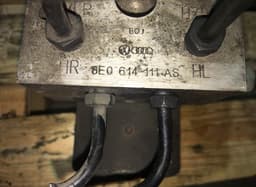AUDI ABS hydraulic unit / pump AUDI A6 / A6 ALLROAD (C5) (1997-2005) — thumbnail 2