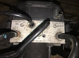 VW ABS hydraulic unit / pump VW PASSAT B5 (3B3) (2000-2005) — thumbnail 3