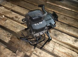VW ABS hydraulic unit / pump VW PASSAT B5 (3B3) (2000-2005) — thumbnail 1