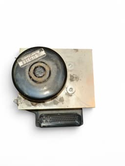 VOLVO 8619466 ABS hydraulic unit / pump VOLVO V70 II / XC70 I (P80) (2000-2007) — thumbnail 2