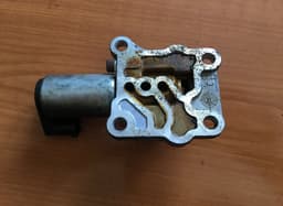 VOLVO Engine Solenoid Valve VOLVO V70 II / XC70 I (P80) (2000-2007) — thumbnail 2