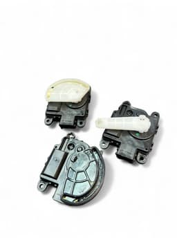 DODGE 68396059AB 68396062AB Evaporator air flow flap control motor RAM 1500 Crew Cab Pickup (DT)(2018-) — thumbnail 3