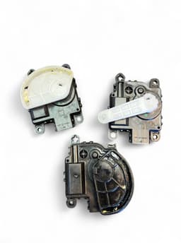 DODGE 68396059AB 68396062AB Evaporator air flow flap control motor RAM 1500 Crew Cab Pickup (DT)(2018-) — thumbnail 4