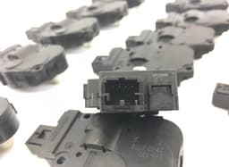 MERCEDES-BENZ K9749005 K9749006 15052009 412650750 410475520 K9749 Evaporator air flow flap control motor MERCEDES-BENZ S-CLASS (W221) (2005-2013) — thumbnail 3