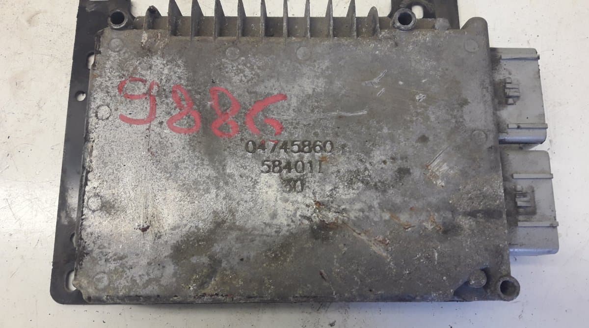 04745860 Engine Control Unit / module (ECU) CHRYSLER PT CRUISER (2000-2010)