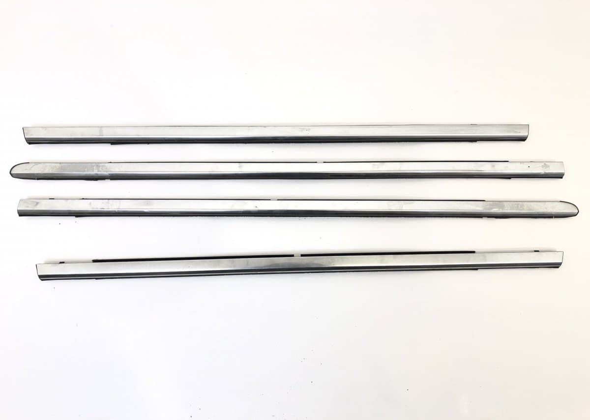 JEEP Door Window moulding Front Left JEEP GRAND CHEROKEE III (WH) (2005-2010)