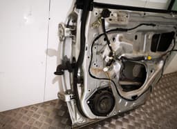 TOYOTA Door Rear Right TOYOTA AVENSIS (T250) (2003-2008) — thumbnail 3