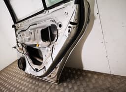 TOYOTA Door Rear Right TOYOTA AVENSIS (T250) (2003-2008) — thumbnail 4