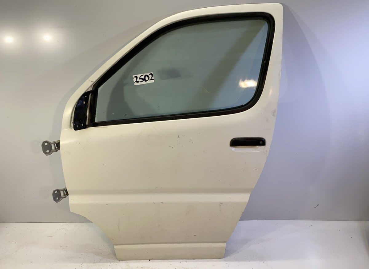 Door Front Left TOYOTA HIACE / GRANVIA (XH10, XH20) (1995-2004)
