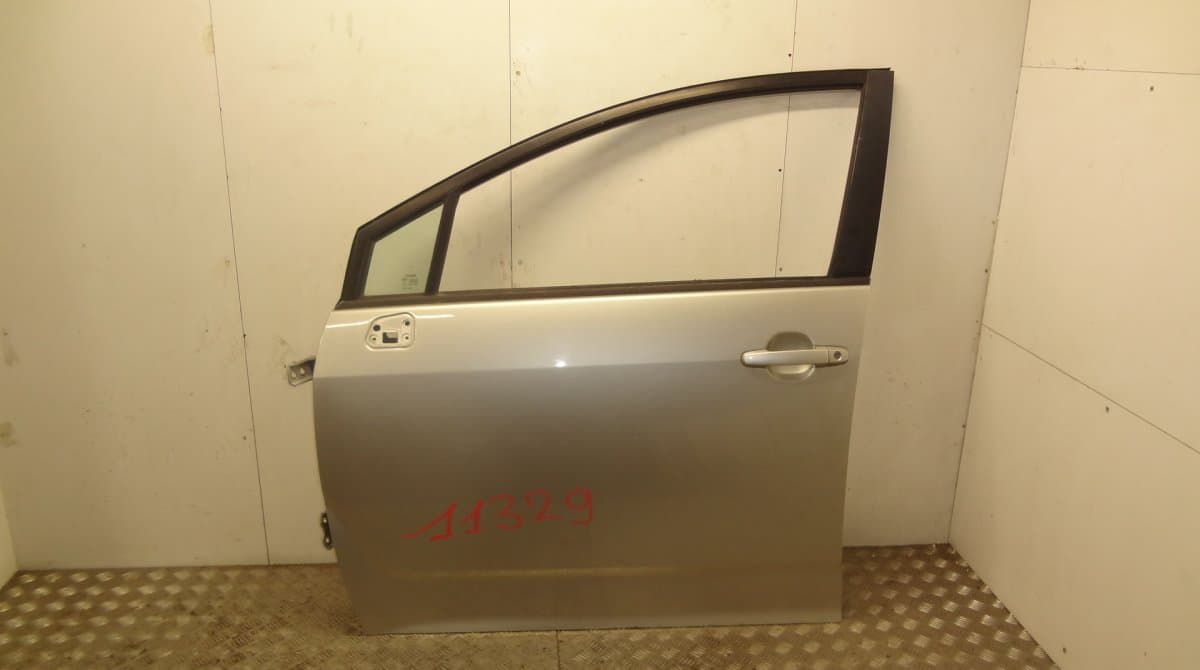 TOYOTA Door Front Left TOYOTA COROLLA Verso II (AR10) (2004-2009)