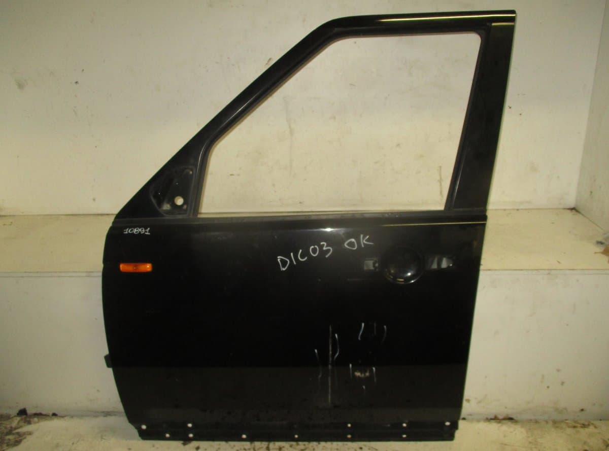 Door Front Left LAND ROVER DISCOVERY III (TAA) (2004-2009)
