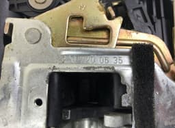 MERCEDES-BENZ A2307200635 Door Lock Front Right MERCEDES-BENZ SL-CLASS (R230) (2001-2012) — thumbnail 4
