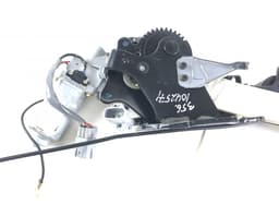 LEXUS 6302224010 6302124010 Convertible top bracket left LEXUS SC (Z30, Z40) (2001-2010) — thumbnail 2