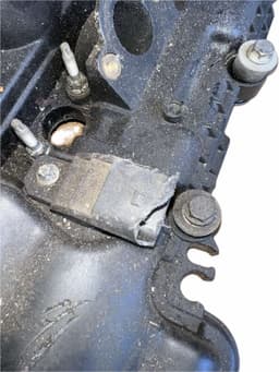 BMW Cylinder head valve cover BMW 5 (E60, E61) (2003-2010) — thumbnail 2
