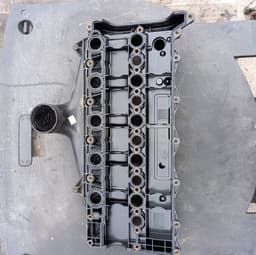 VOLVO 31256168 Cylinder head valve cover VOLVO XC70 II (2007-2016) — thumbnail 2
