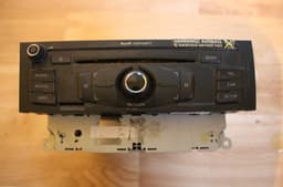 AUDI 8T1035186P CD Changer AUDI A4 / A4 ALLROAD (B8) (2007-2015) — thumbnail 1