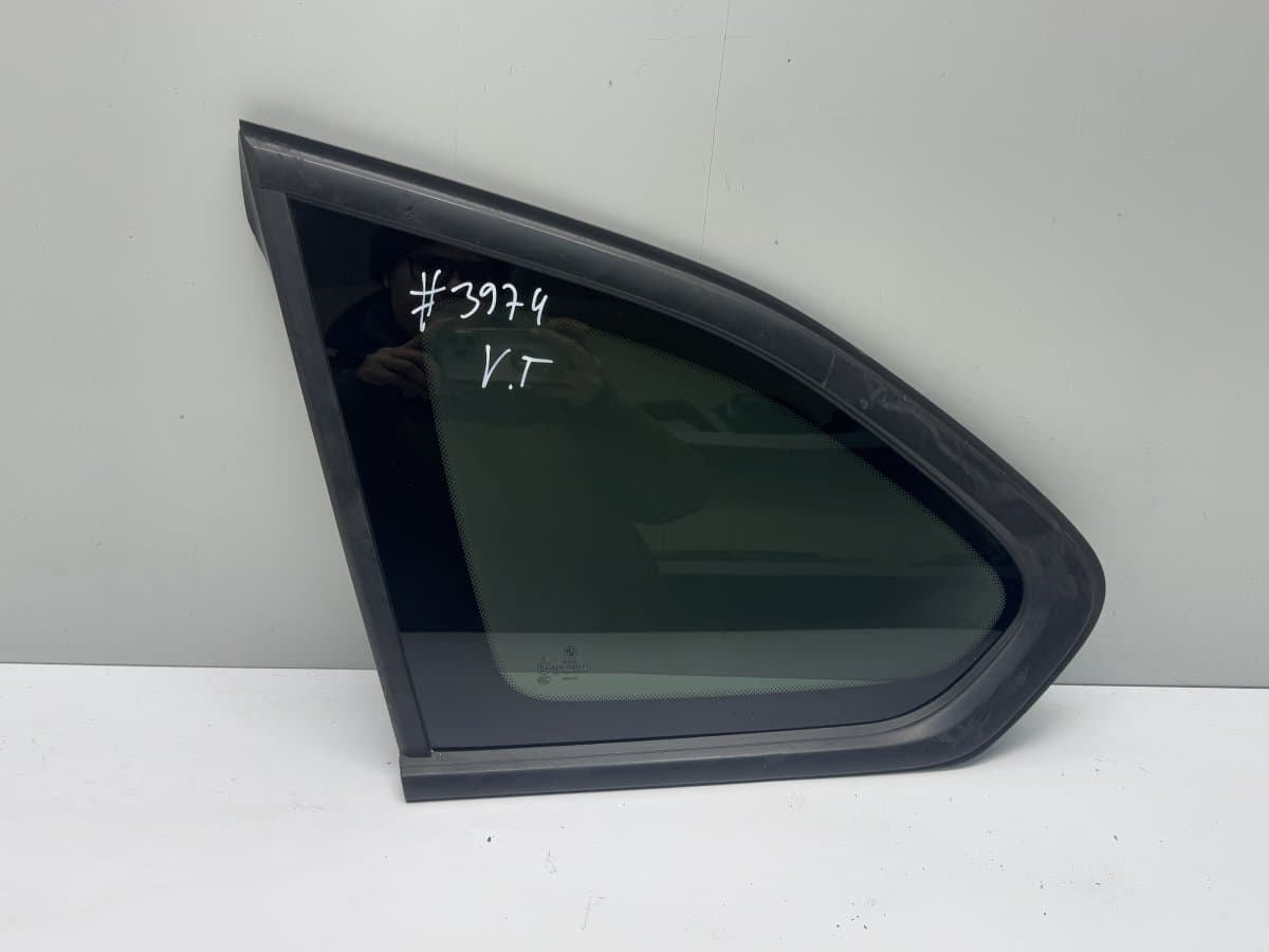BMW 51337406873 7406873 Chassis Side Window glass Rear Left BMW X1 (F48) (2014-2022)