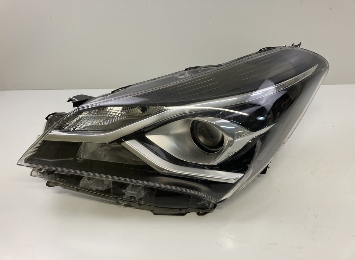 0D197 0D199 0D198 0D200 0D1970D198 0D1990D200 Headlight left TOYOTA YARIS III (XP130) (2010-2019)